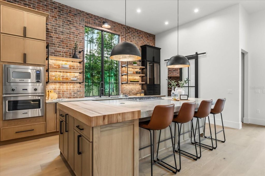 Image 8 of property listing at 629 COUNTRY CLUB DRIVE, Winter Park, FL 32789