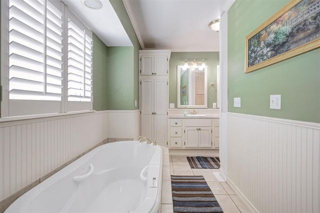 9721 Lakeland Terrace, Oklahoma City, OK 73162