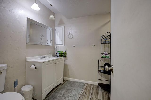 9721 Lakeland Terrace, Oklahoma City, OK 73162