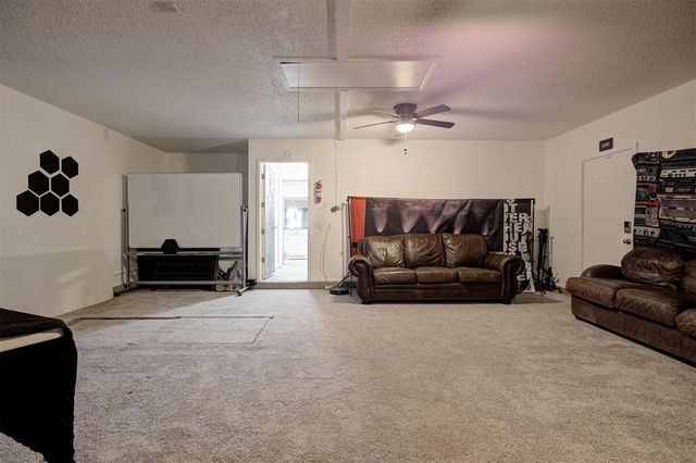 9721 Lakeland Terrace, Oklahoma City, OK 73162