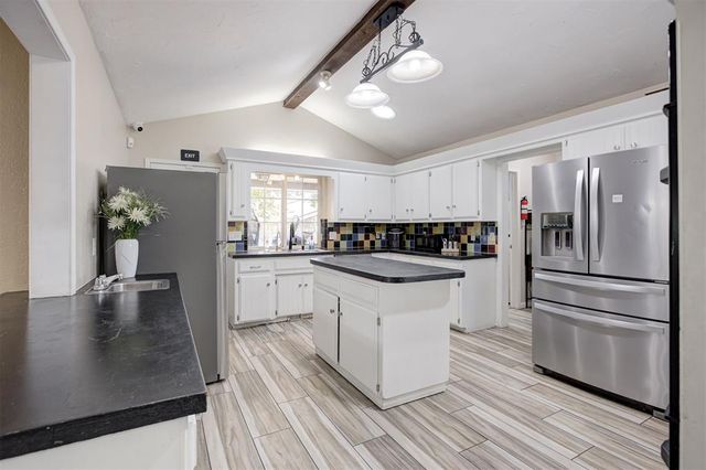 9721 Lakeland Terrace, Oklahoma City, OK 73162