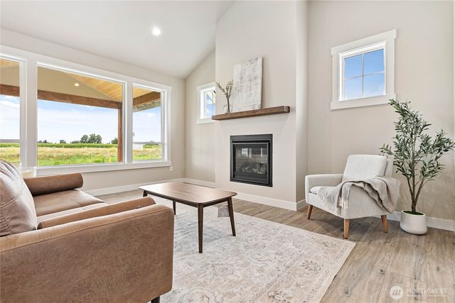 312 W 3rd Street, Everson, WA 98247