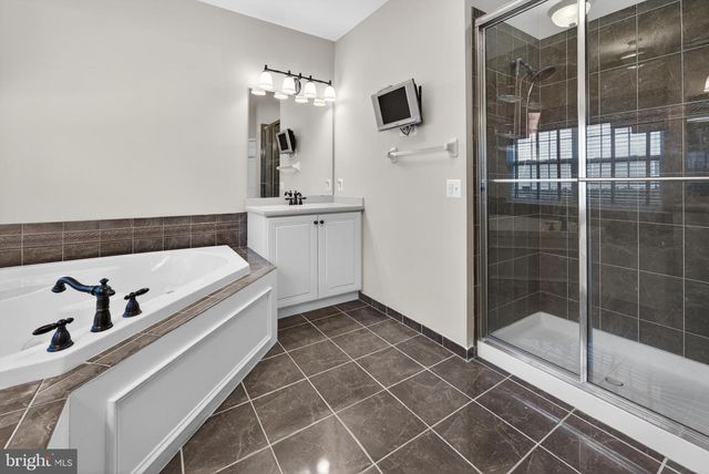 310 BITTLEWOOD AVE, Berlin, NJ 08009