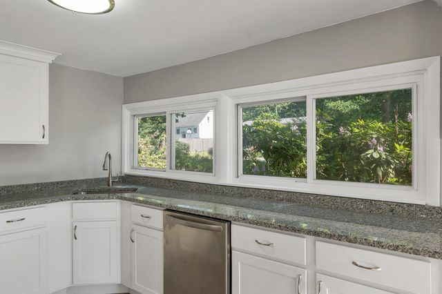 3 Carter Road, Merrimack, NH 03054