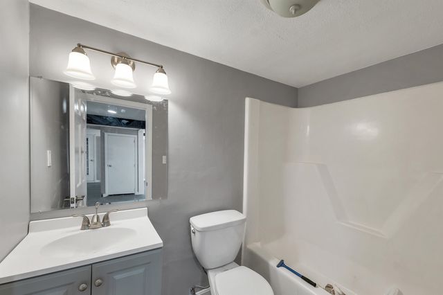 3 Carter Road, Merrimack, NH 03054