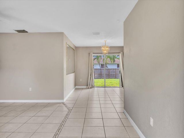 916 NW 3rd Terrace, Florida City, FL 33034