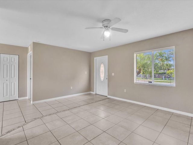 916 NW 3rd Terrace, Florida City, FL 33034