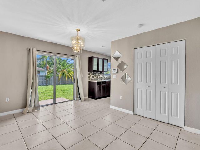 916 NW 3rd Terrace, Florida City, FL 33034
