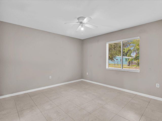 916 NW 3rd Terrace, Florida City, FL 33034