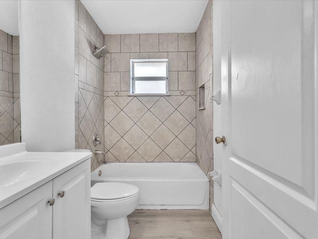 916 NW 3rd Terrace, Florida City, FL 33034
