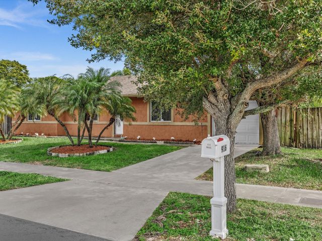 916 NW 3rd Terrace, Florida City, FL 33034