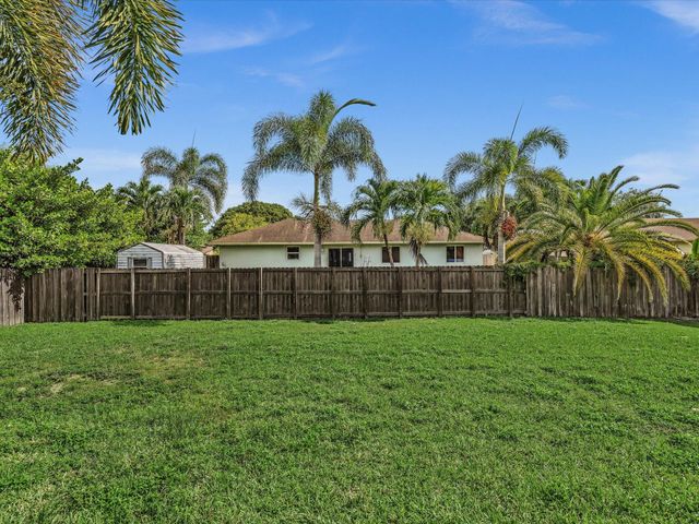 916 NW 3rd Terrace, Florida City, FL 33034