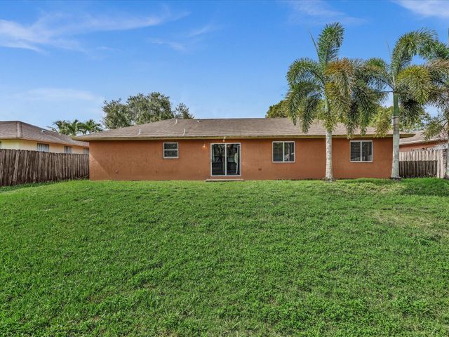 916 NW 3rd Terrace, Florida City, FL 33034