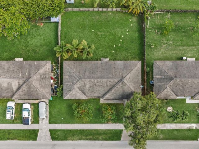 916 NW 3rd Terrace, Florida City, FL 33034
