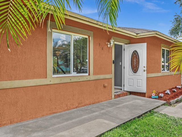 916 NW 3rd Terrace, Florida City, FL 33034
