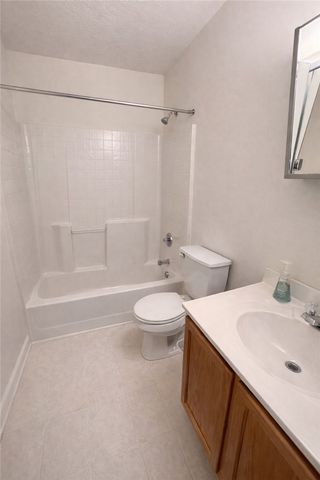 2004 Arbor Ridge Ct, Indiana Twp, PA 15024