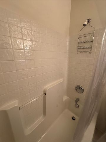 2004 Arbor Ridge Ct, Indiana Twp, PA 15024