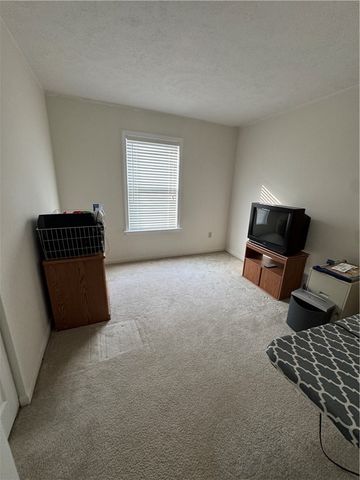 2004 Arbor Ridge Ct, Indiana Twp, PA 15024