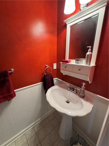 2004 Arbor Ridge Ct, Indiana Twp, PA 15024