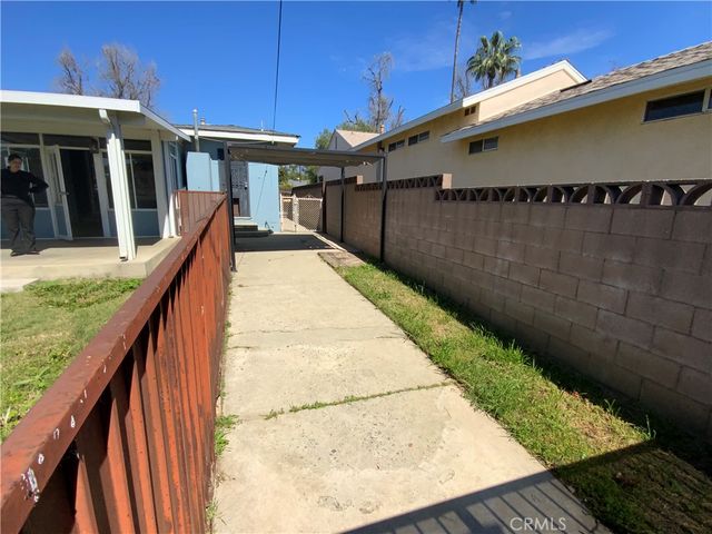 745 W E, Ontario, CA 91762