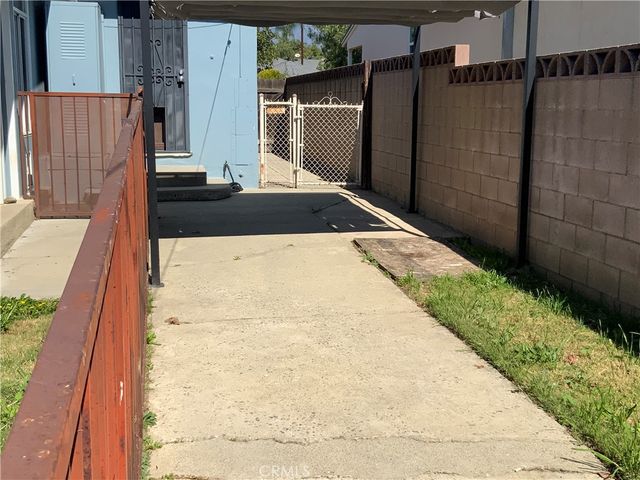 745 W E, Ontario, CA 91762