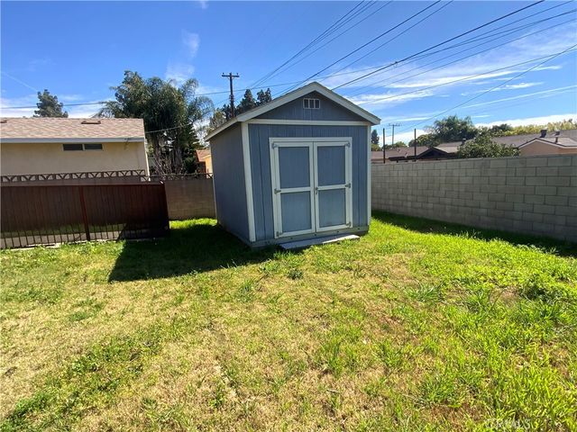 745 W E, Ontario, CA 91762