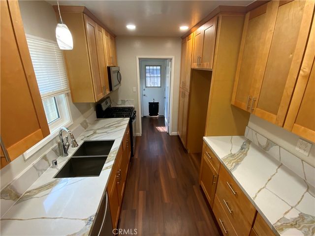 745 W E, Ontario, CA 91762