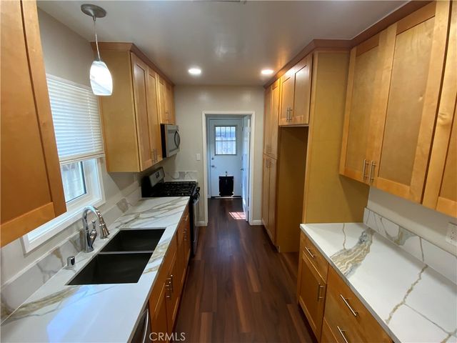 745 W E, Ontario, CA 91762