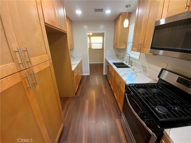 745 W E, Ontario, CA 91762