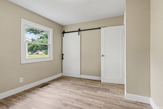 708 W Superior Street, Osceola, IN 46561