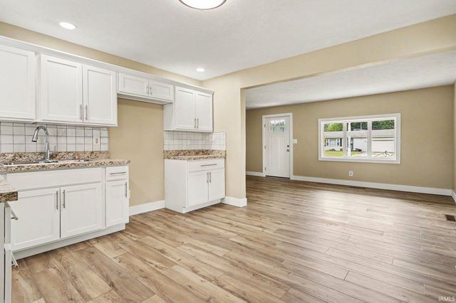 708 W Superior Street, Osceola, IN 46561