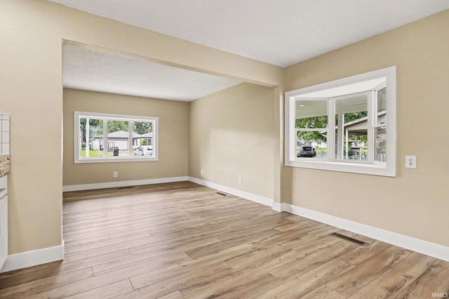708 W Superior Street, Osceola, IN 46561