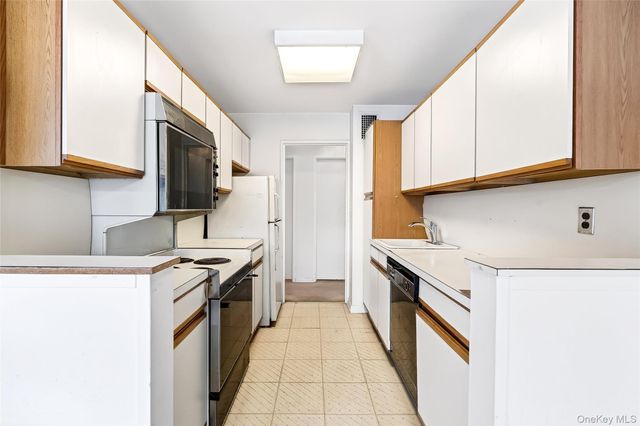 12 Old Mamaroneck Road 2G, White Plains, NY 10605