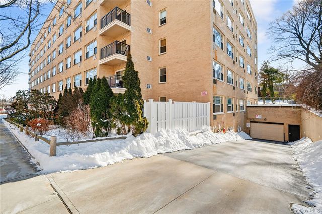 12 Old Mamaroneck Road 2G, White Plains, NY 10605