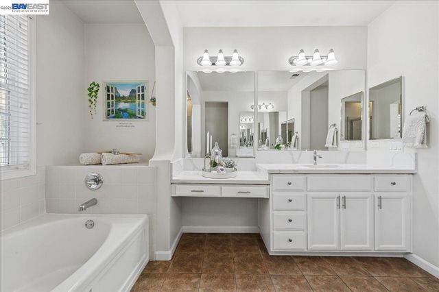 3709 Whitworth Dr, Dublin, CA 94568