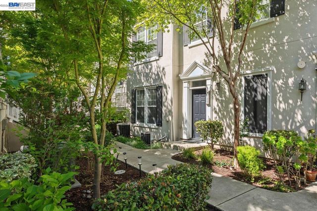 3709 Whitworth Dr, Dublin, CA 94568