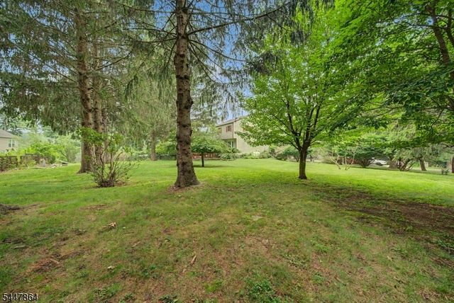 150 Orben Dr, Mount Arlington Boro, NJ 07850