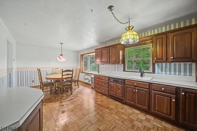 150 Orben Dr, Mount Arlington Boro, NJ 07850