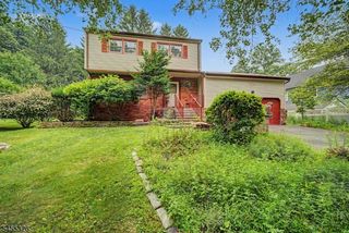 150 Orben Dr, Mount Arlington Boro, NJ 07850