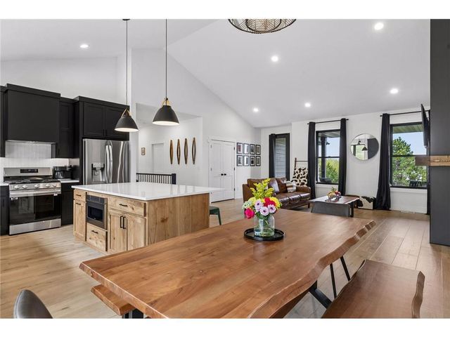 899 Gavin Pass, Hudson, WI 54016