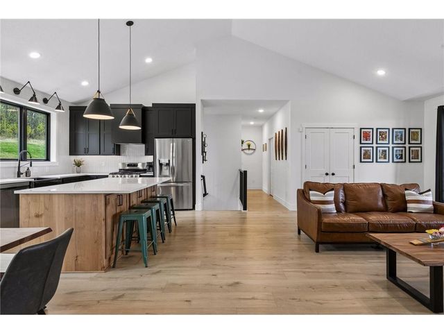 899 Gavin Pass, Hudson, WI 54016