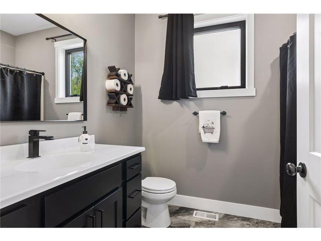899 Gavin Pass, Hudson, WI 54016