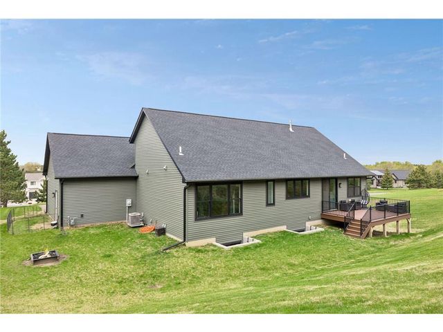899 Gavin Pass, Hudson, WI 54016