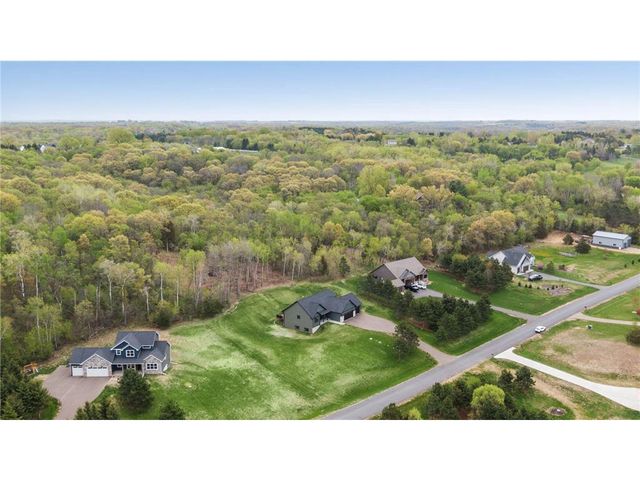 899 Gavin Pass, Hudson, WI 54016