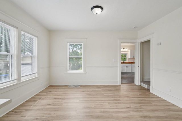 7 W Geneva STREET, Elkhorn, WI 53121