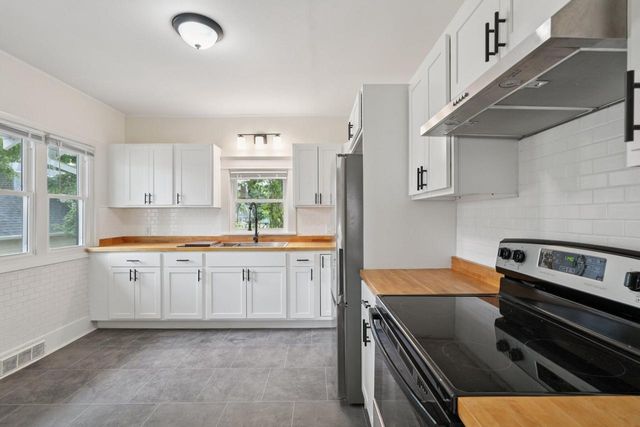 7 W Geneva STREET, Elkhorn, WI 53121