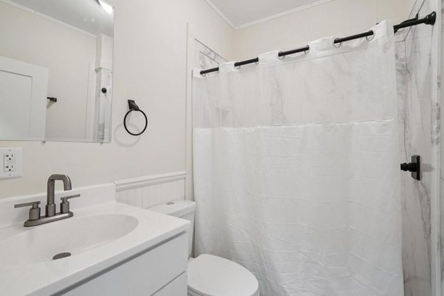 7 W Geneva STREET, Elkhorn, WI 53121