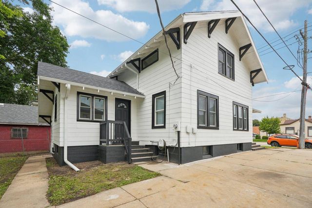 7 W Geneva STREET, Elkhorn, WI 53121