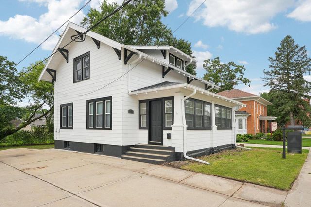 7 W Geneva STREET, Elkhorn, WI 53121