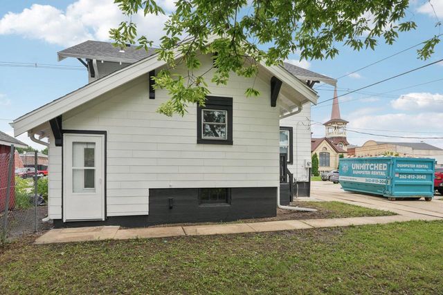 7 W Geneva STREET, Elkhorn, WI 53121